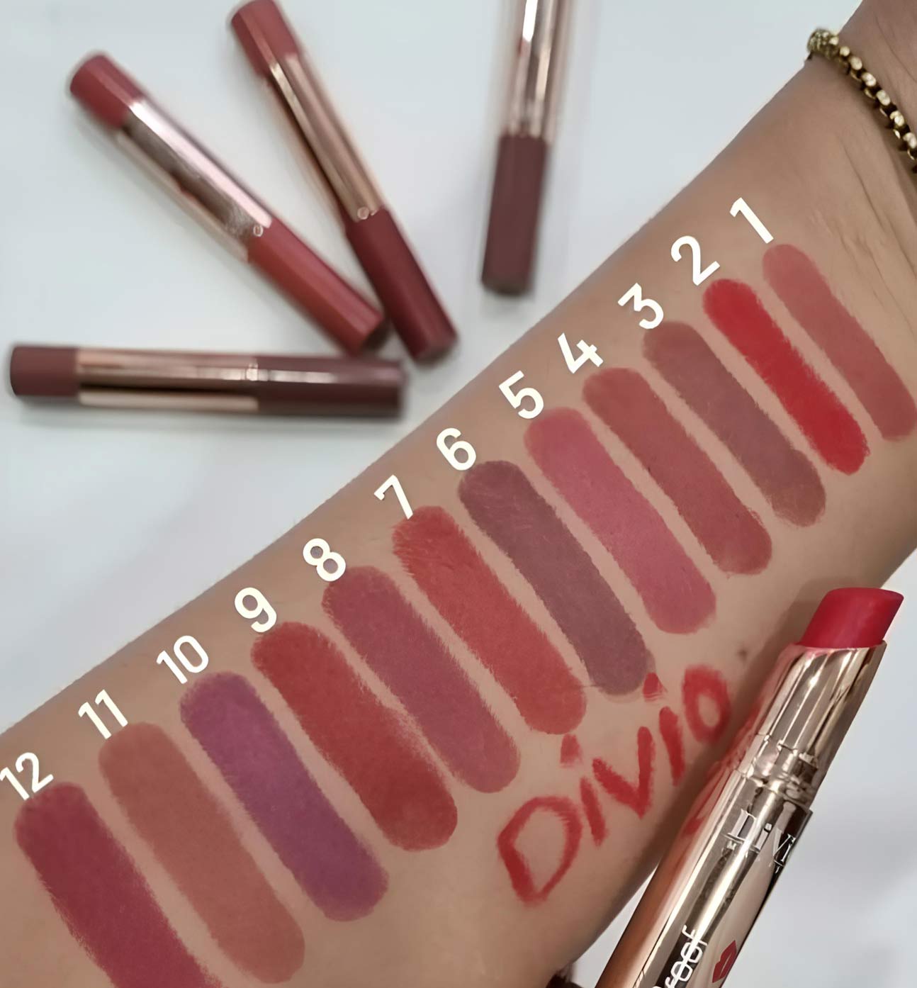 رژ لب بدون سرب 24 ساعته Divio